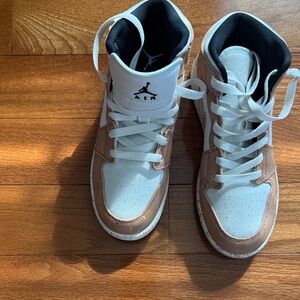 Jordan Kids Sneakers in White and Tan